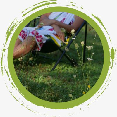 se detendre dans une chaise longue